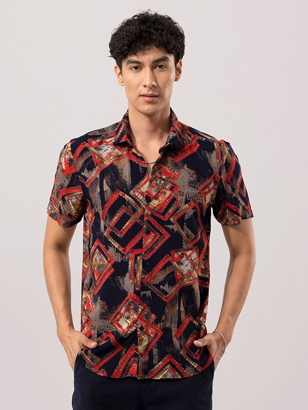 

Snitch Red & Black Abstract Printed Slim Fit Casual Shirt