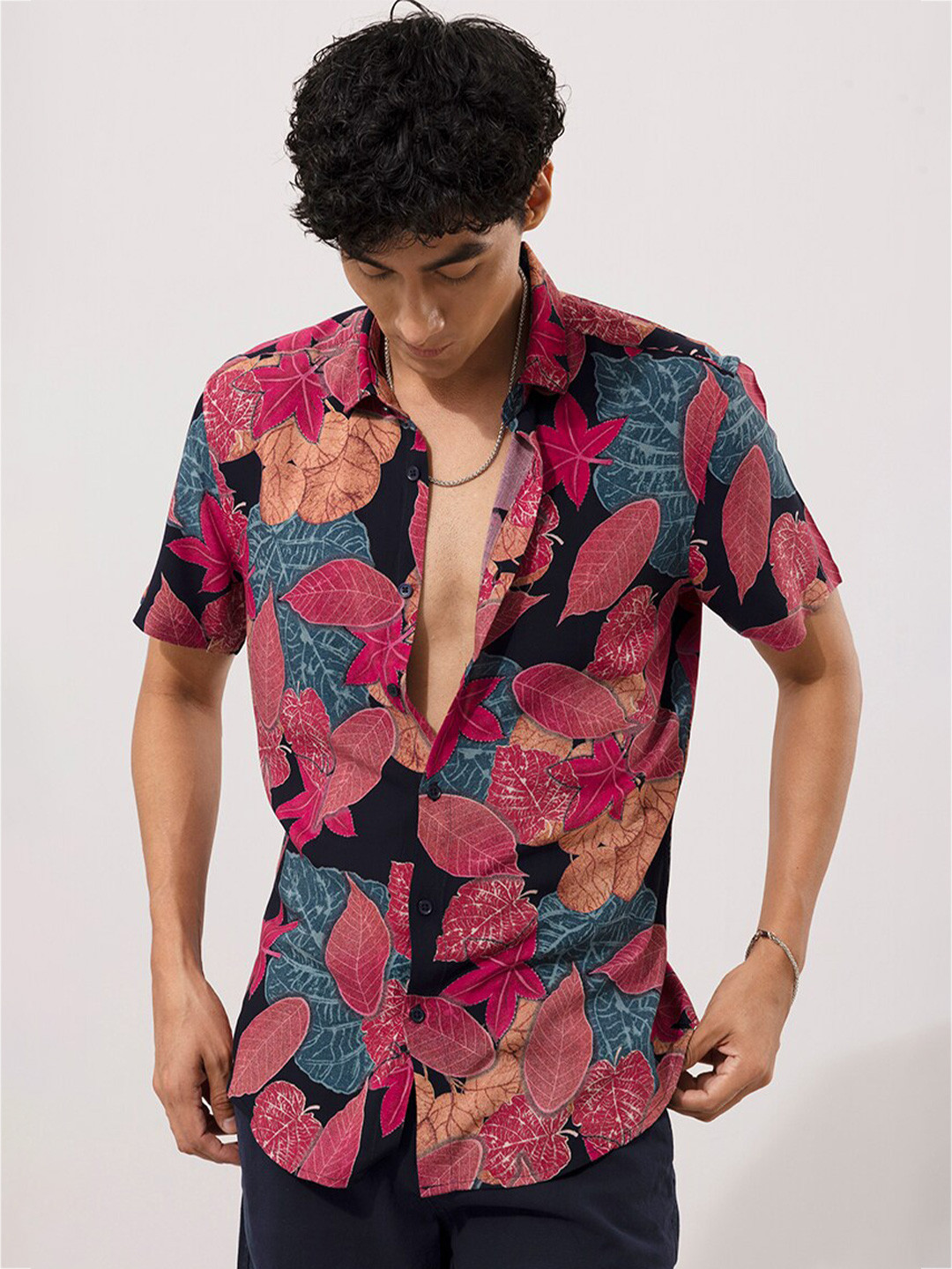 

Snitch Pink & Black Tropical Printed Slim Fit Casual Shirt