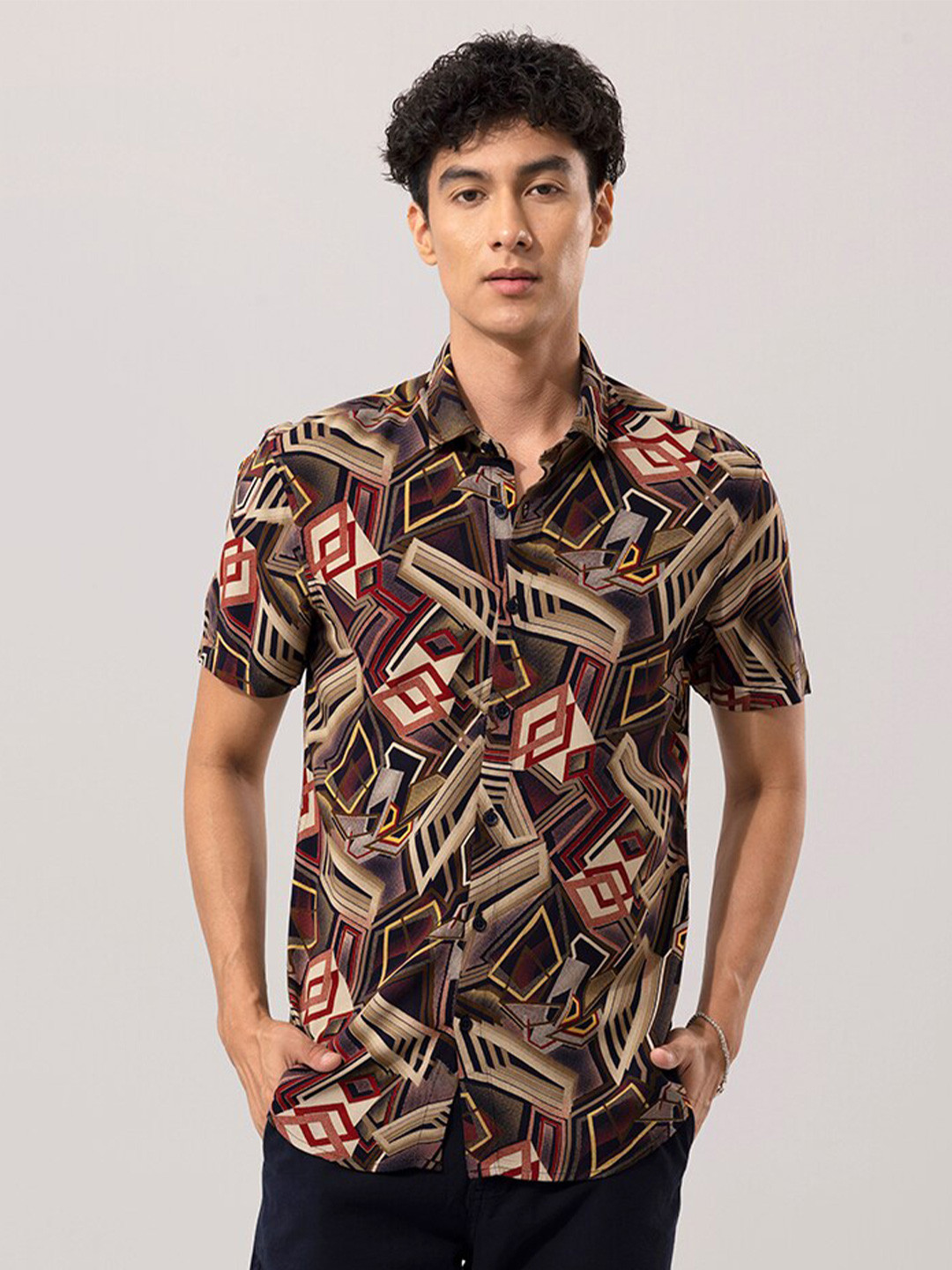 

Snitch Brown Geometric Printed Slim Fit Casual Shirt