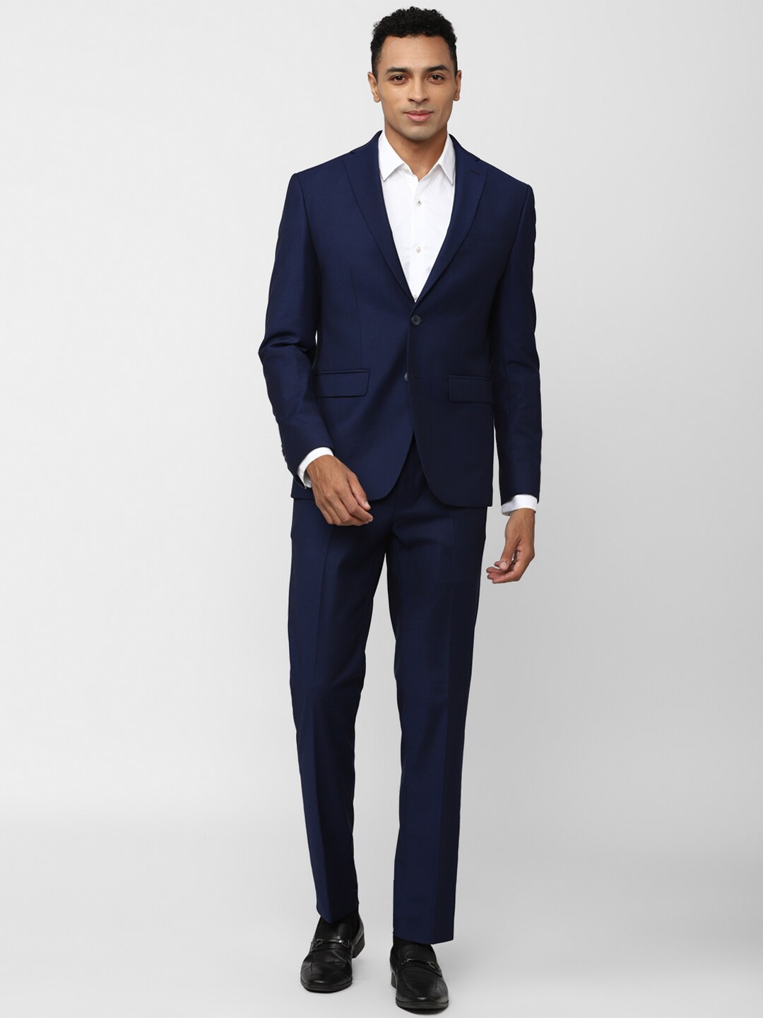 

Peter England Elite Slim-Fit Single-Breasted Two-Piece Formal Suit, Navy blue