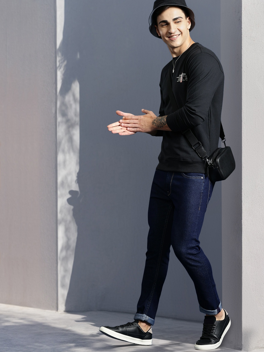 

Mast & Harbour Solid Sweatshirt, Black