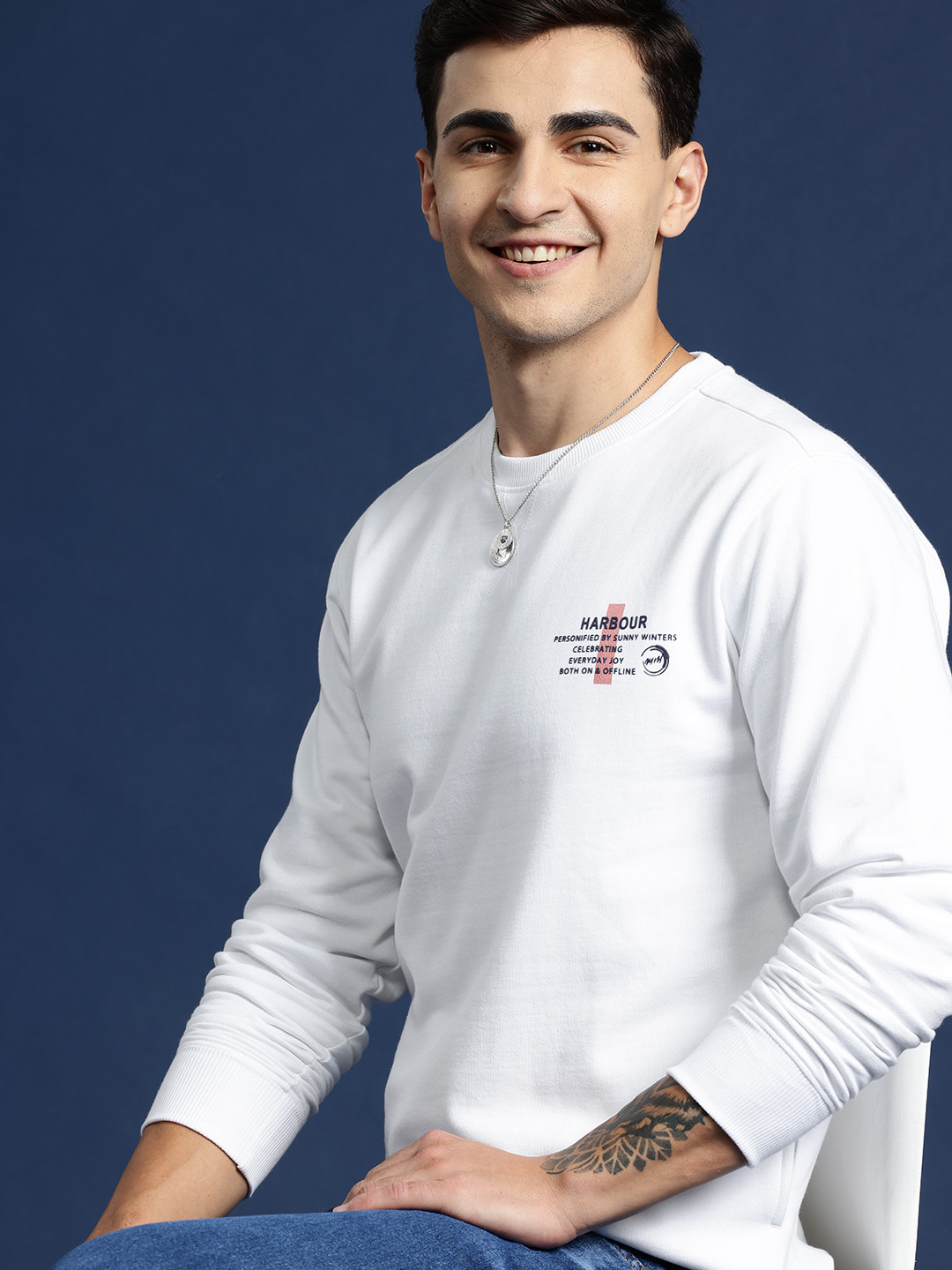 

Mast & Harbour Solid Sweatshirt, White
