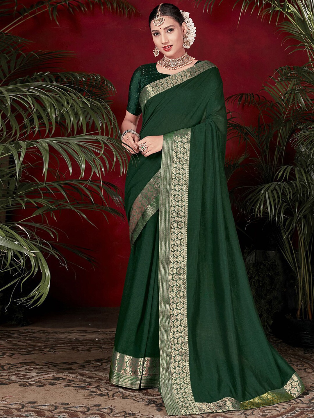 

Mitera Green & Gold-Toned Woven Design Zari Saree