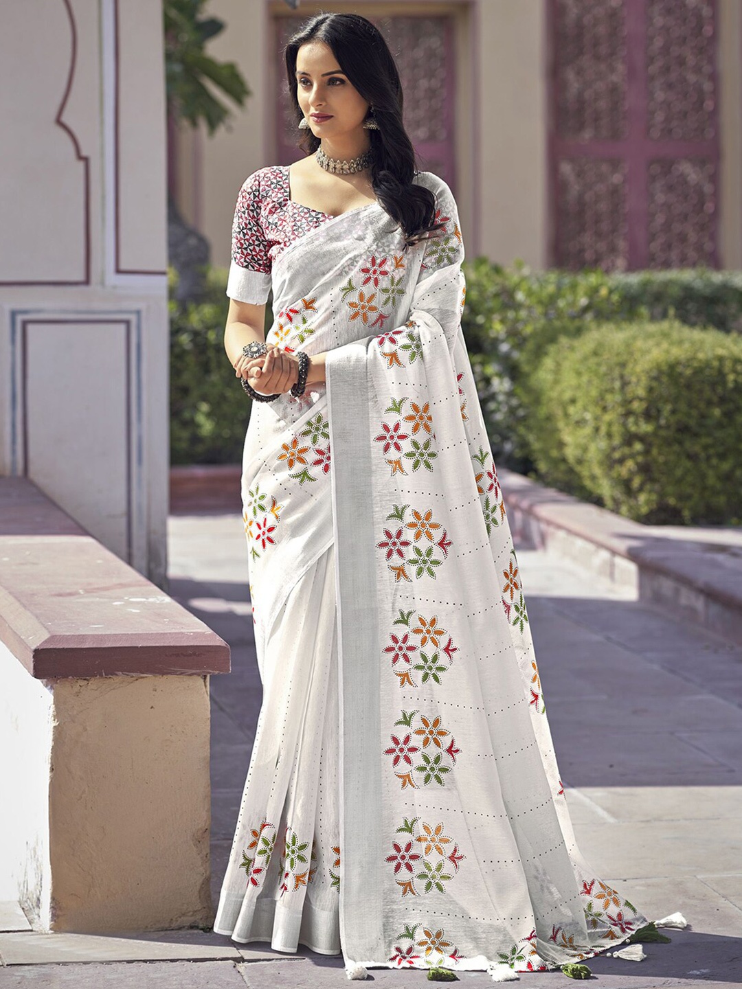 

Mitera White & Red Floral Printed Zari Saree