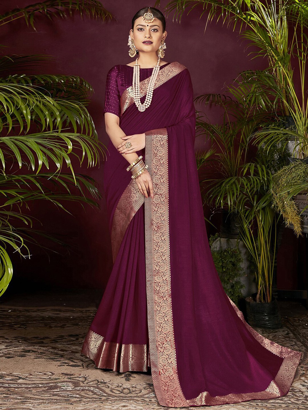

Mitera Maroon & Gold Poly Silk Zari Saree With Blouse Piece