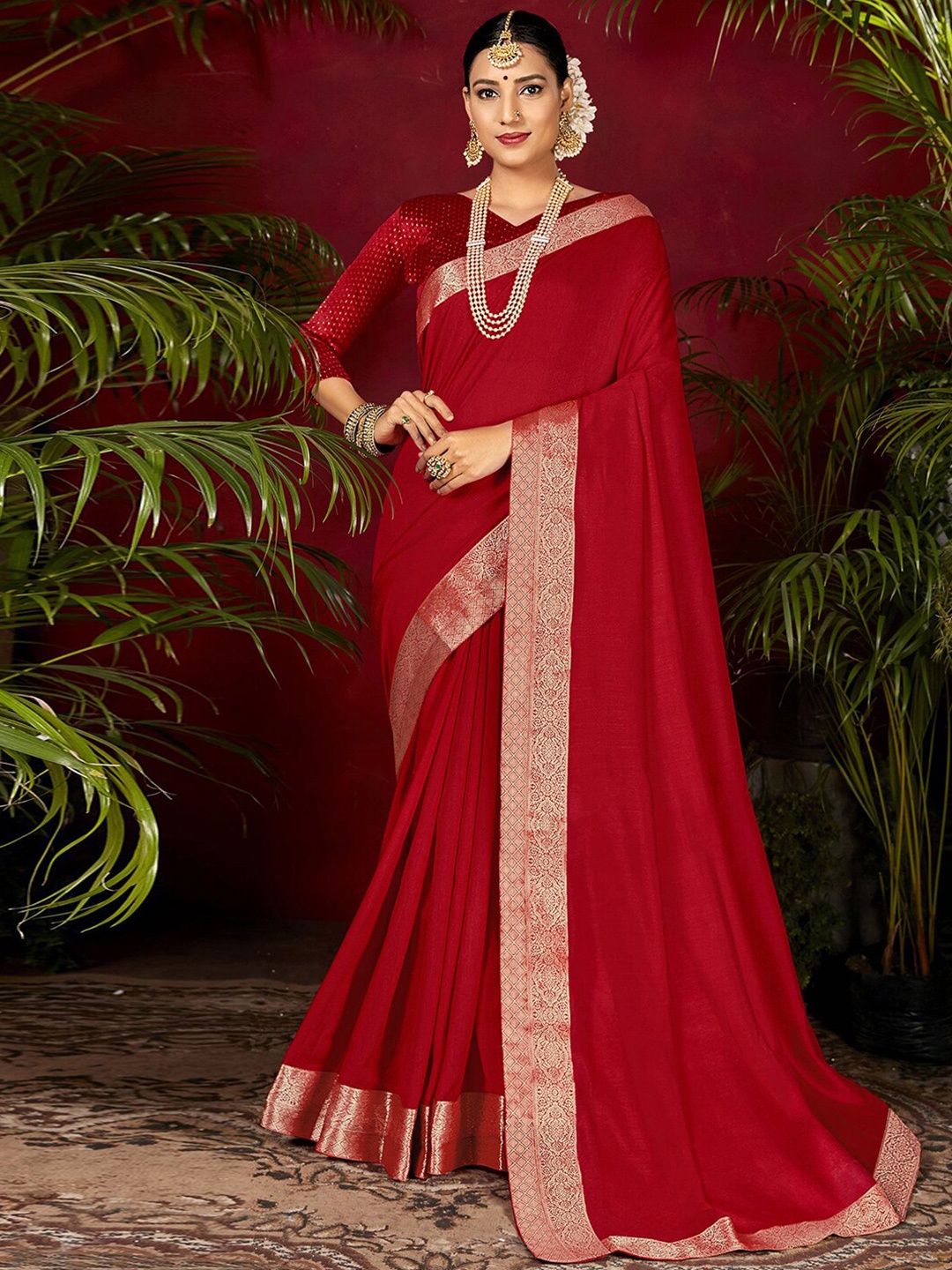 

Mitera Red & Gold-Toned Woven Design Zari Saree