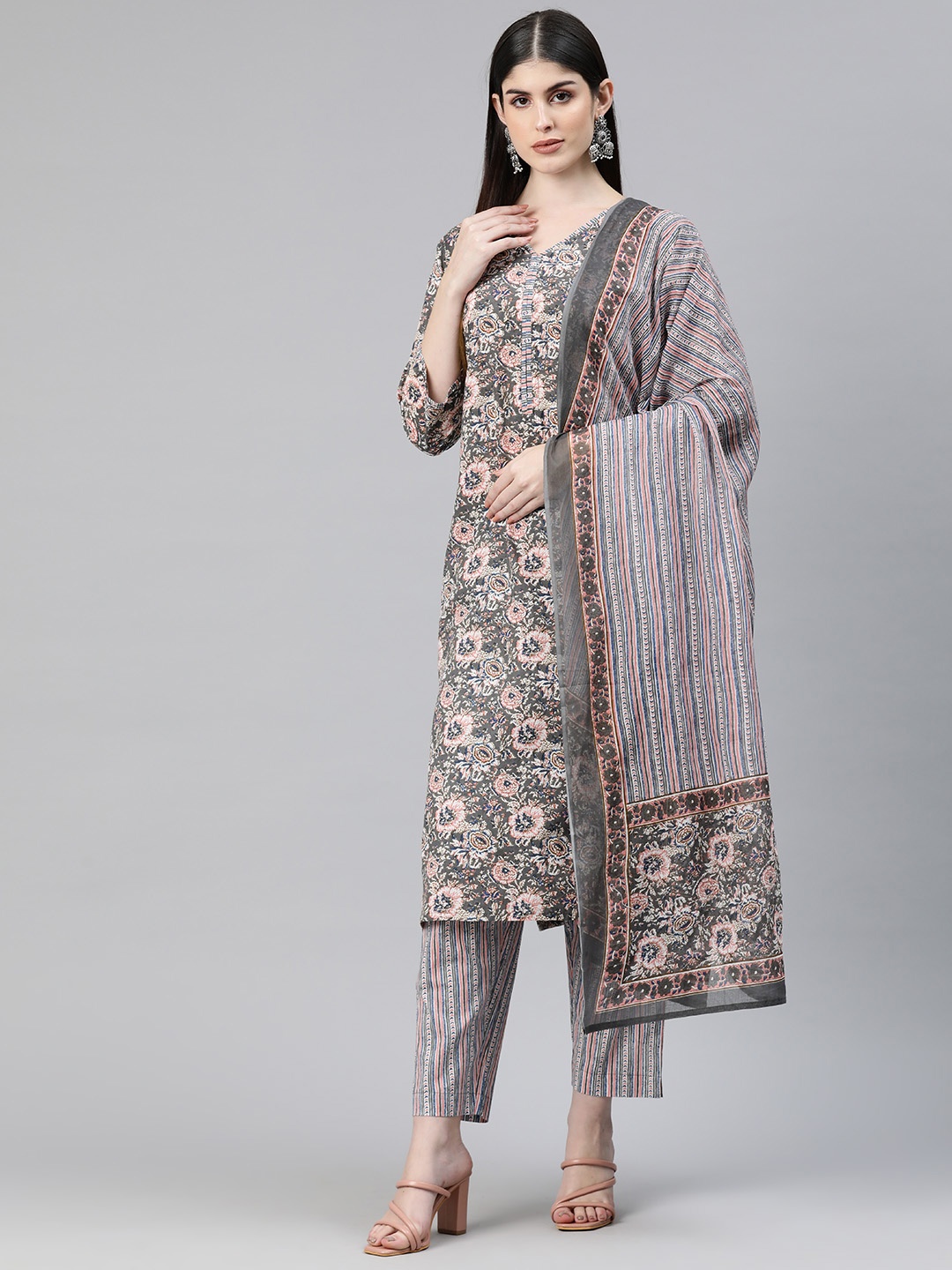 

Readiprint Fashions Women Floral Printed Sequinned Cotton Kurta with Palazzos & Dupatta, Grey