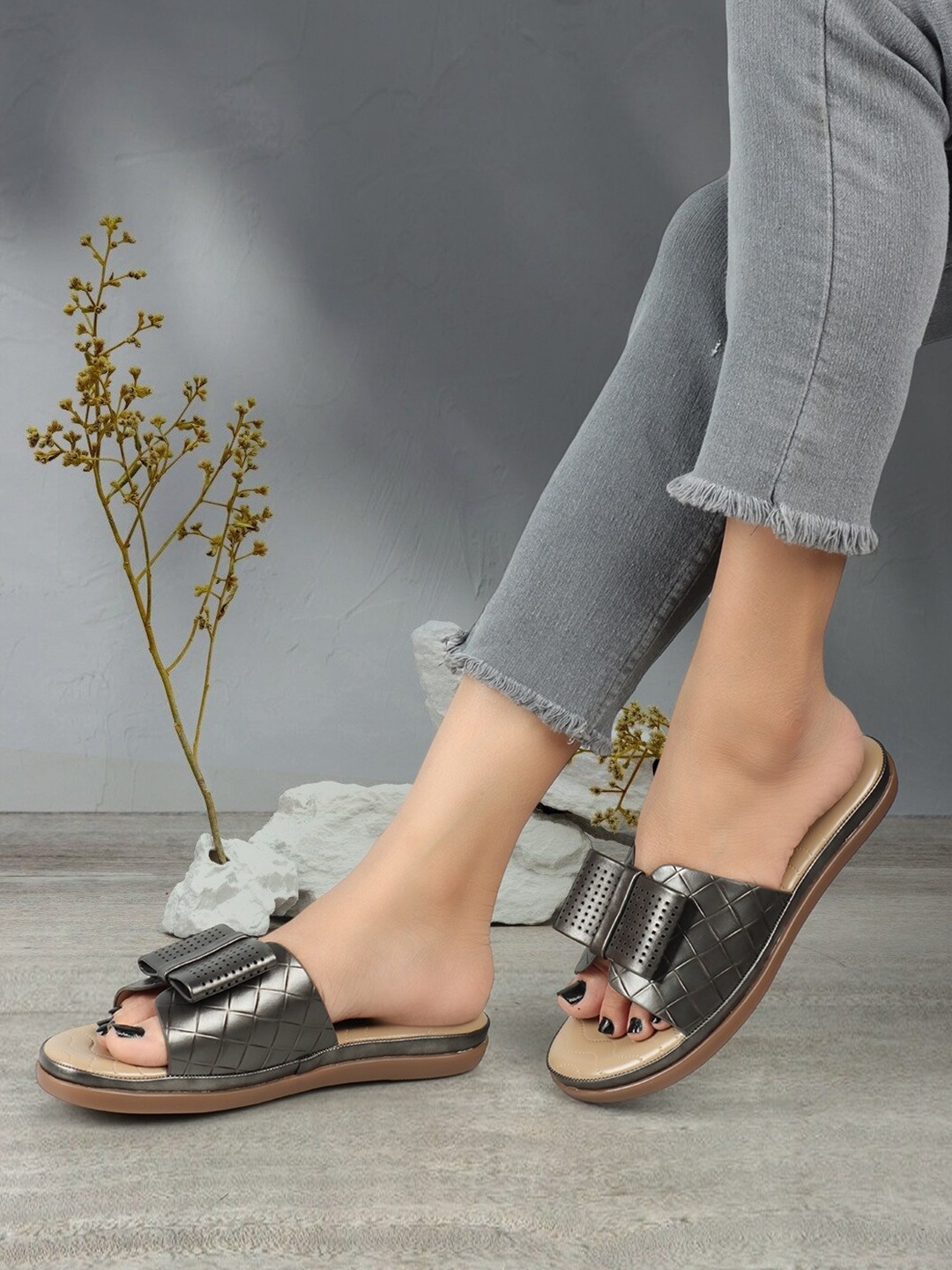 

ICONICS Textured Bow Detail Open Toe Flats, Grey
