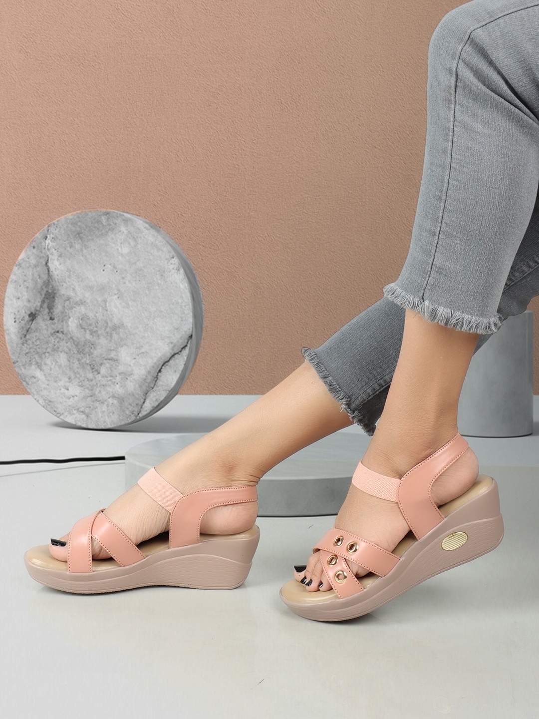 

ICONICS Solid Wedge Heels, Peach