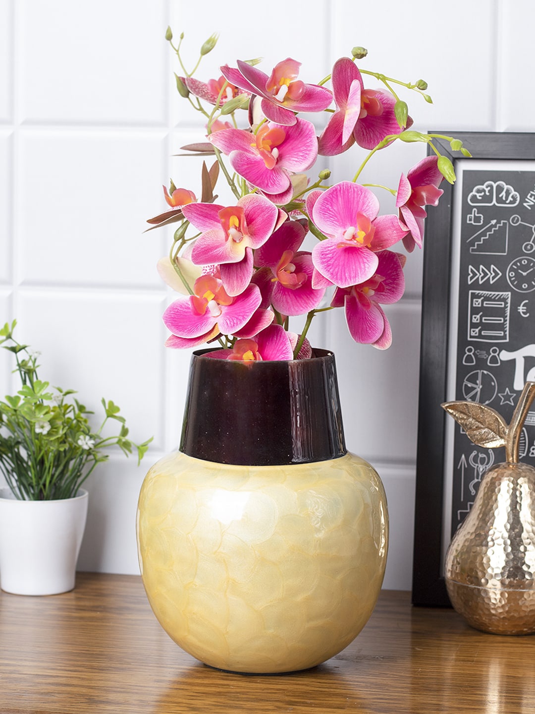 

MARKET99 Yellow & Red Textured Iron Flower Vase