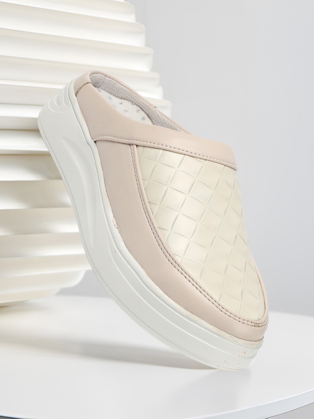 

FASHIMO Women Textured Slip-On Clogs, Cream