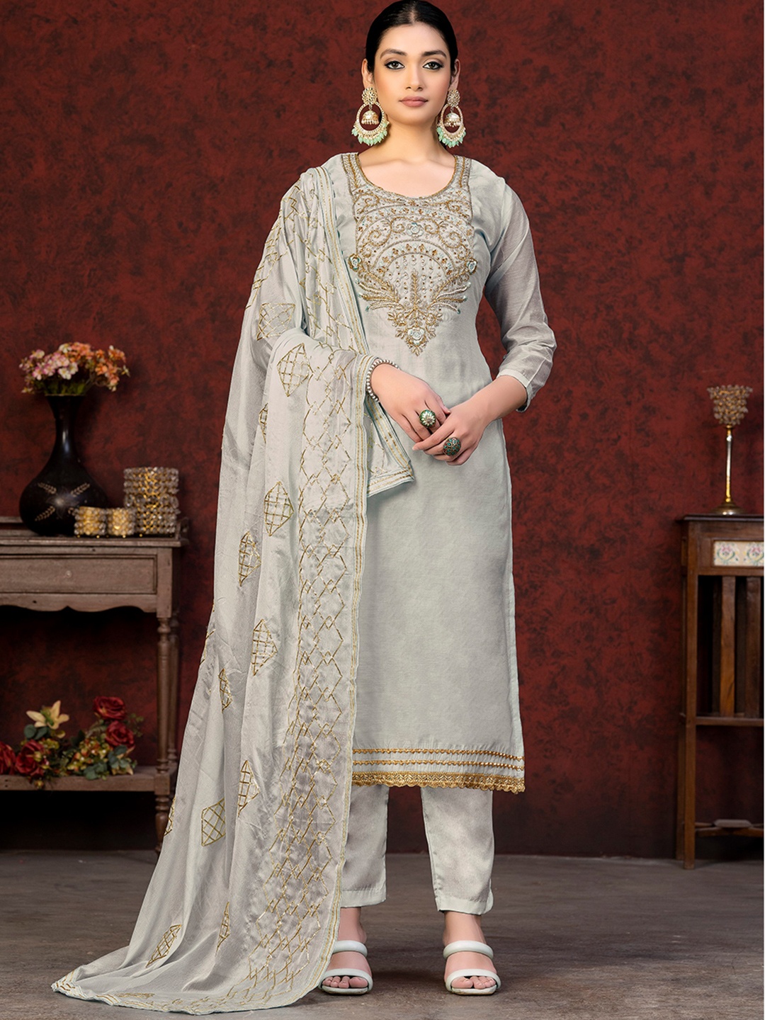

SHADOW & SAINING Ethnic Motifs Embroidered Gotta Patti Unstitched Dress Material, Grey