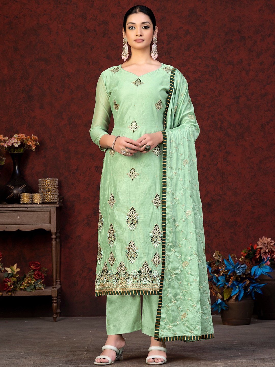 

SHADOW & SAINING Floral Embroidered Unstitched Dress Material With Dupatta, Green