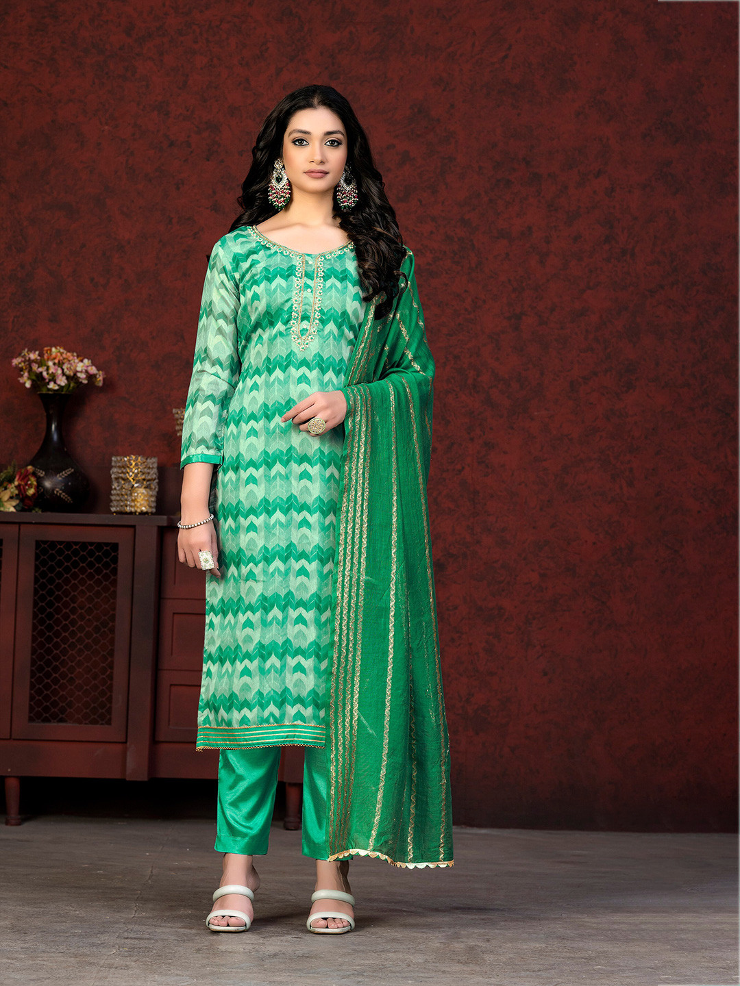 

SHADOW & SAINING Chevron Printed Unstitched Dress Material, Green