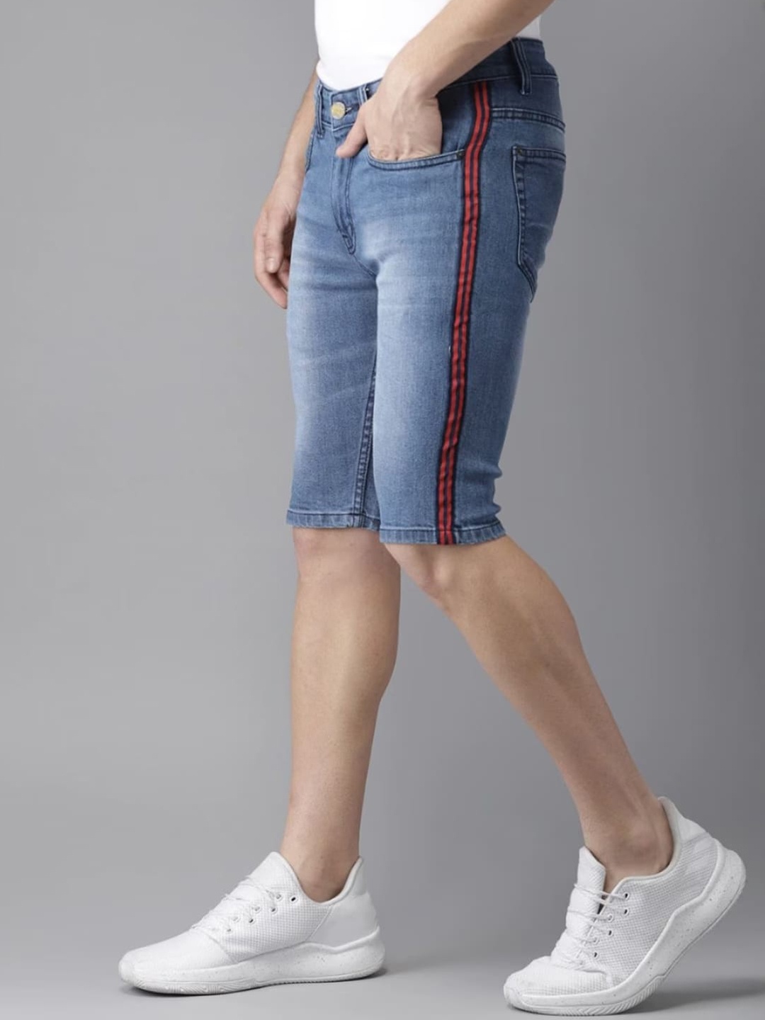 

Campus Sutra Men Blue Washed Cotton Denim Shorts