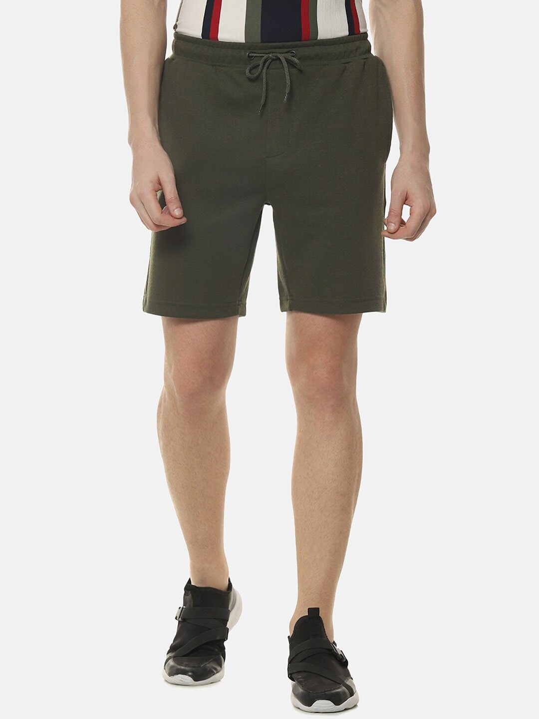 

Campus Sutra Men Olive Green Mid-Rise Cotton Shorts