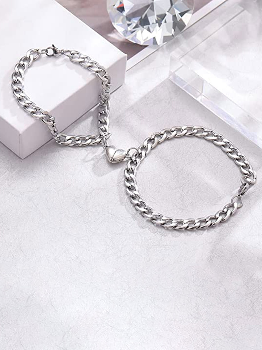 

MEENAZ Unisex Set Of 2 Silver-Plated Link Couple Magnet Bracelet