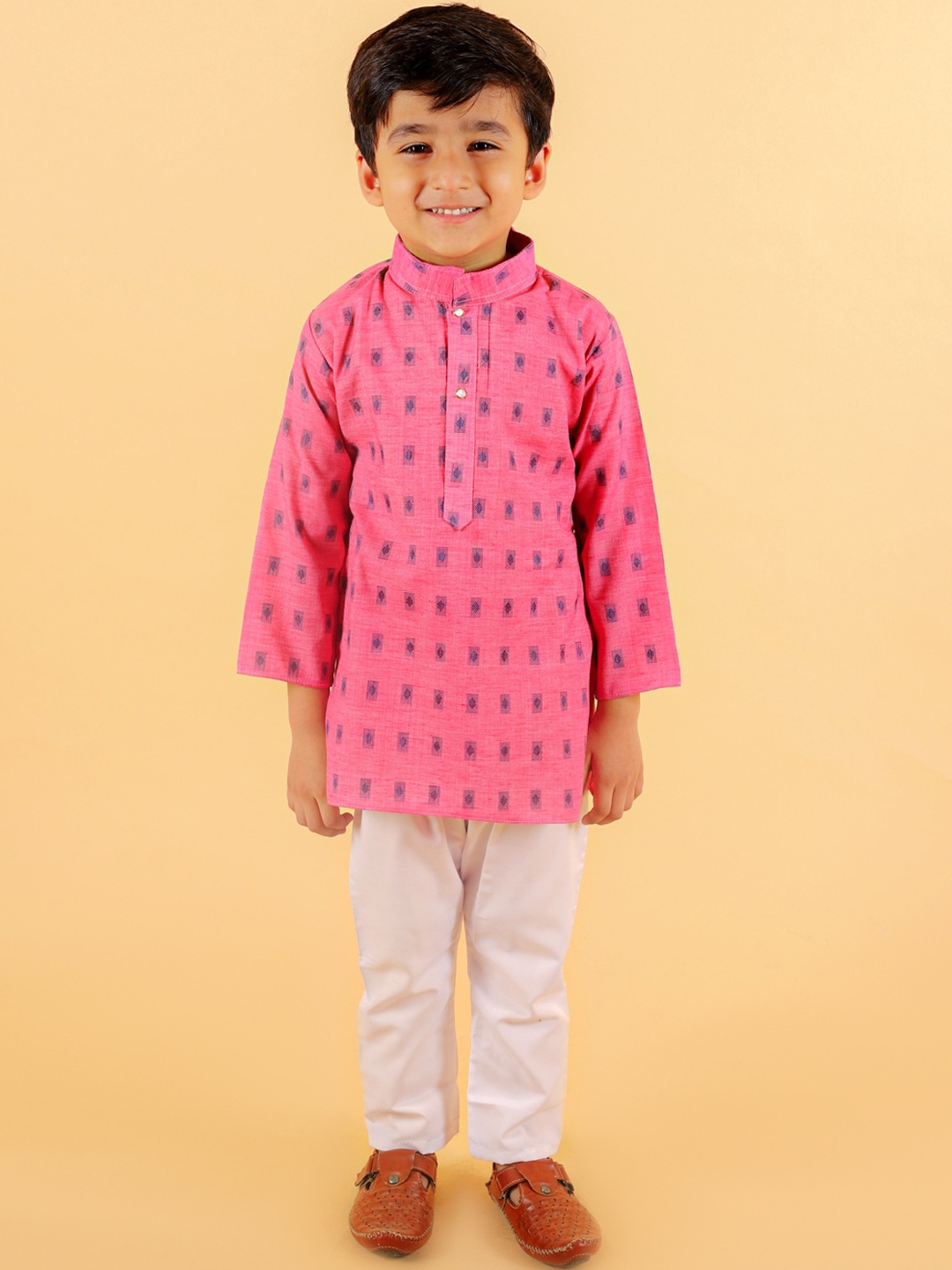 

BAESD Boys Geometric Woven Design Pure Cotton Kurta with Pyjamas, Pink