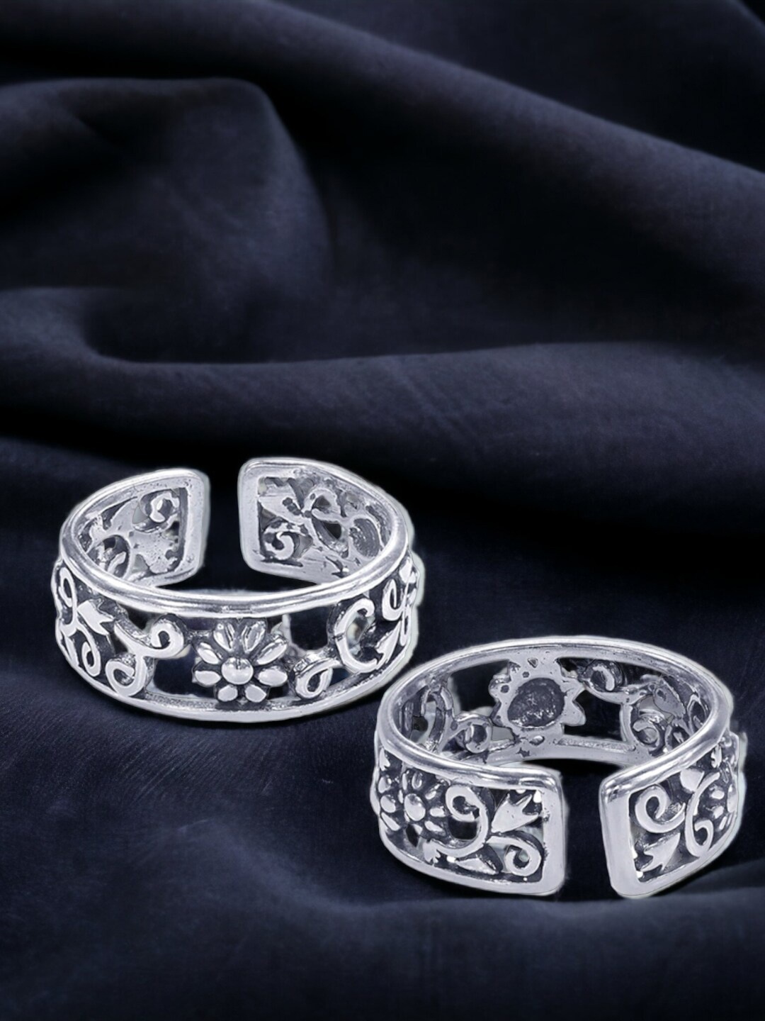 

Taraash Set Of 2 Sterling Silver Toe Rings