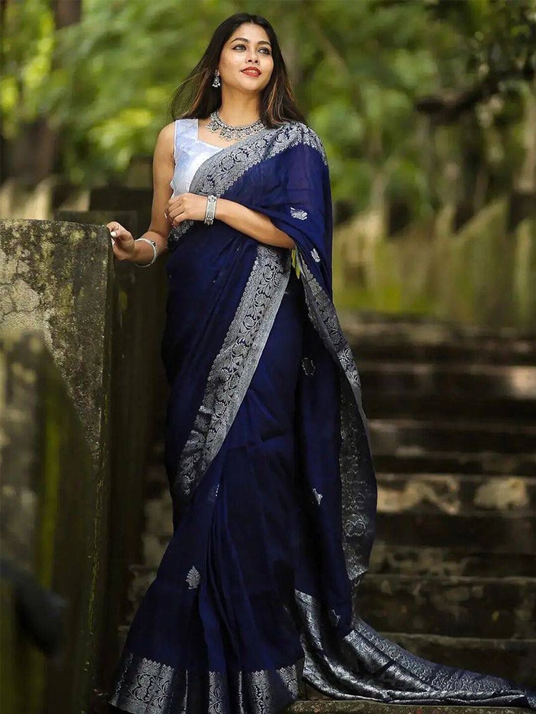 

SIRIL Ethnic Motif Woven Design Zari Saree, Navy blue