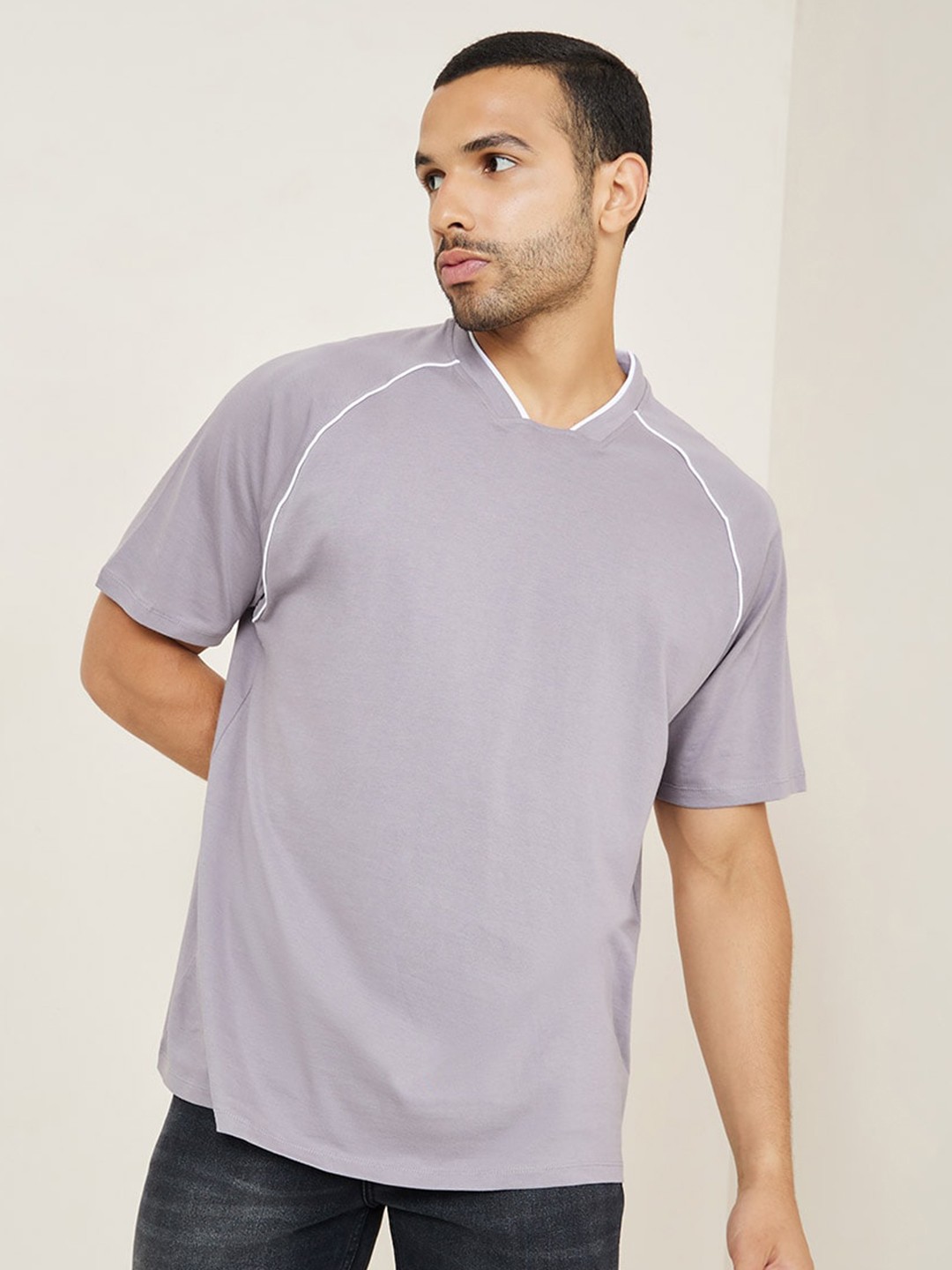 

Styli Men Grey Pure Cotton Raglan Sleeves Oversized T-shirt