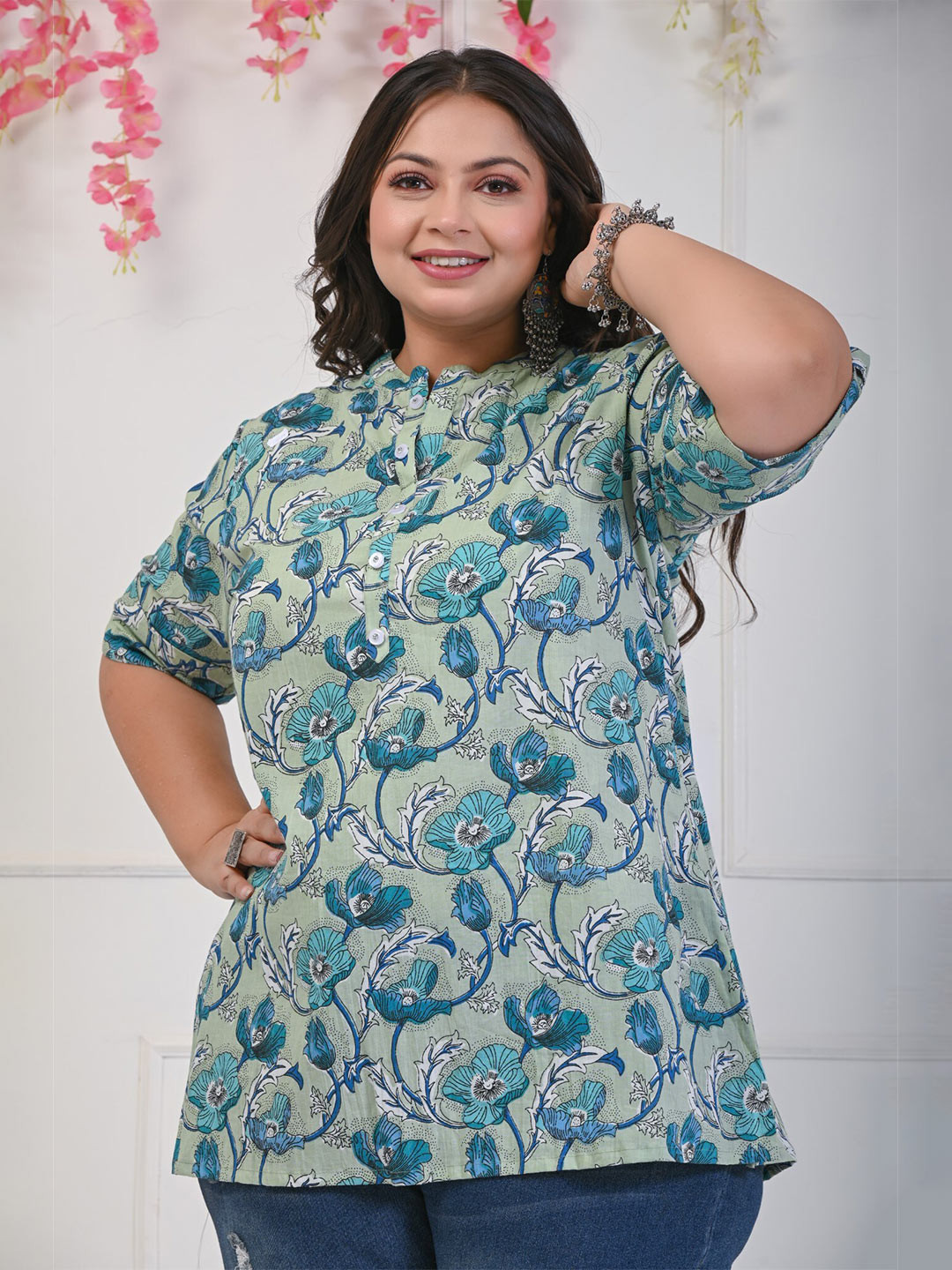 

Swasti Plus Size Floral Printed Pure Cotton Kurti, Turquoise blue