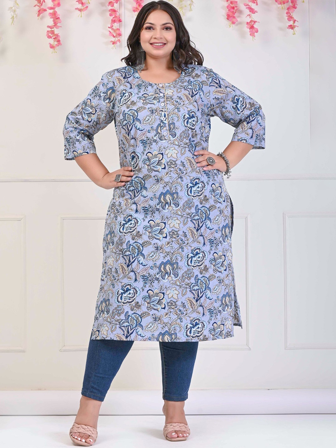 

Swasti Plus Size Floral Printed Pure Cotton Kurta, Blue