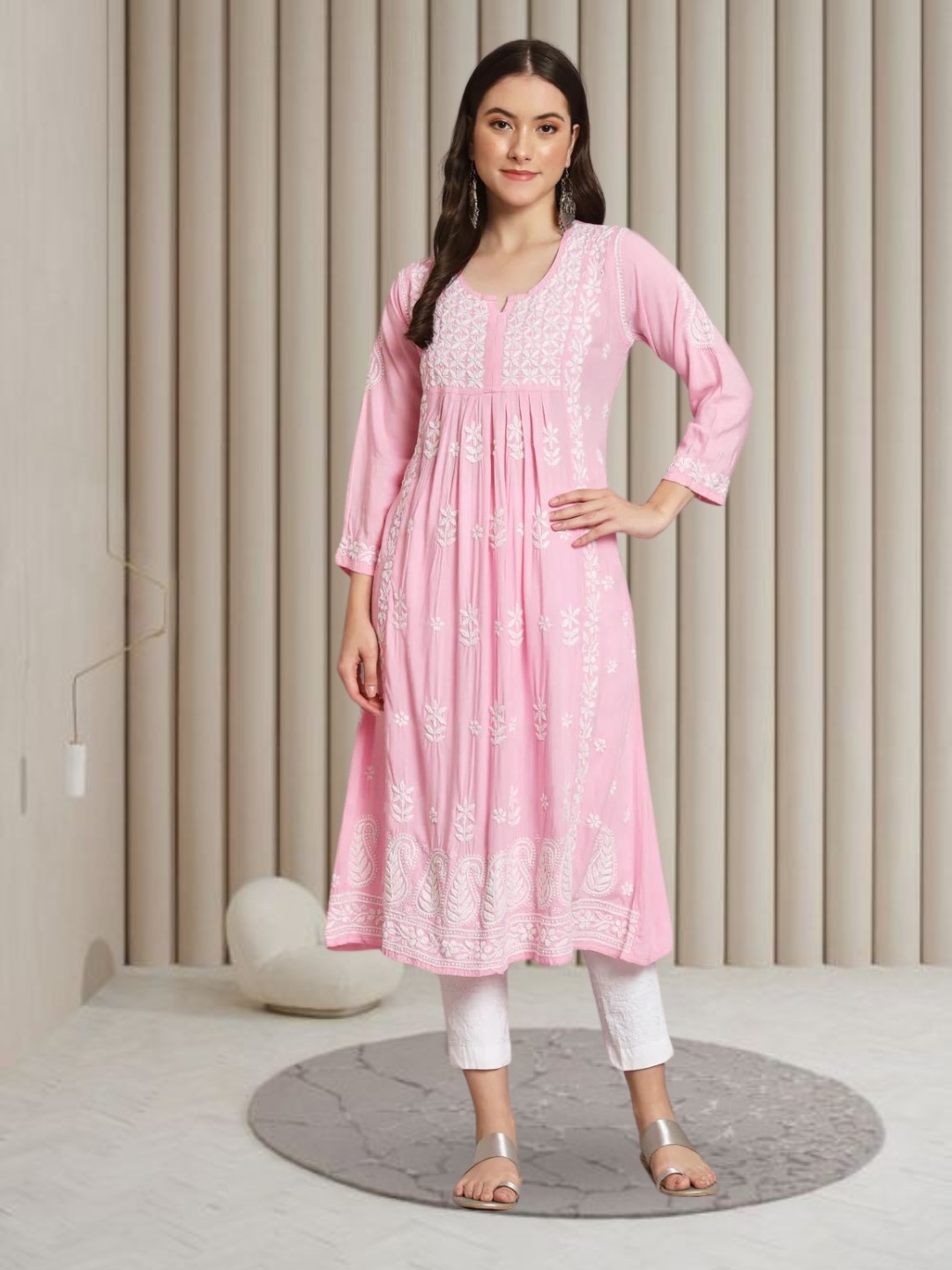 

PARAMOUNT CHIKAN Floral Embroidered Chikankari Anarkali Kurta, Pink