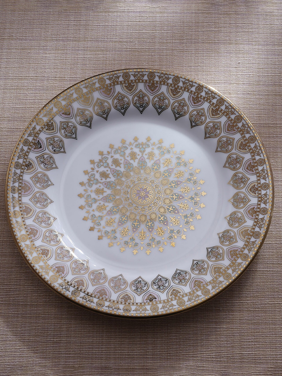 

Home Centre White & Gold-Toned 1 Piece Ethnic Motifs Printed Bone China Glossy Plates