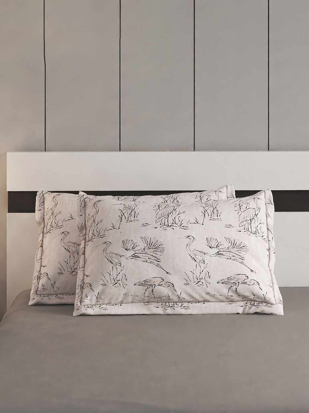 

Home Centre Colour Refresh 2-Pcs Off-White & Black Printed Cotton Pillow Covers
