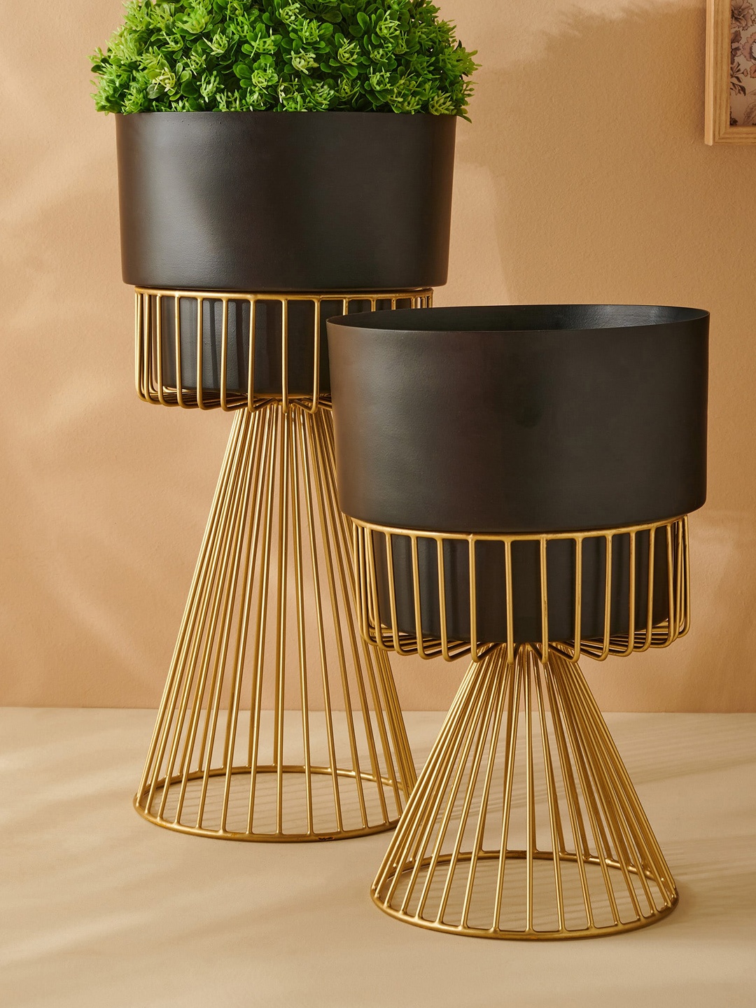 

Home Centre Black Iron Planter with Conical Stand, Gold