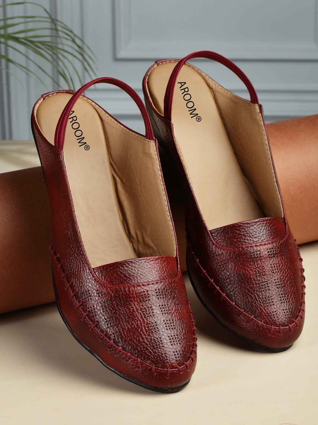 

AROOM Textured Leather Mules With Backstrap, Red