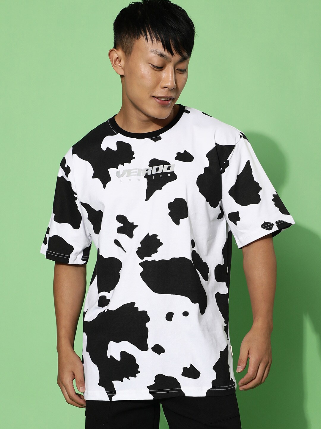 

VEIRDO White Cow Printed Cotton T-shirt