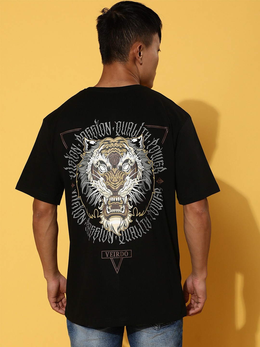 

VEIRDO Black Graphic Printed Cotton T-shirt