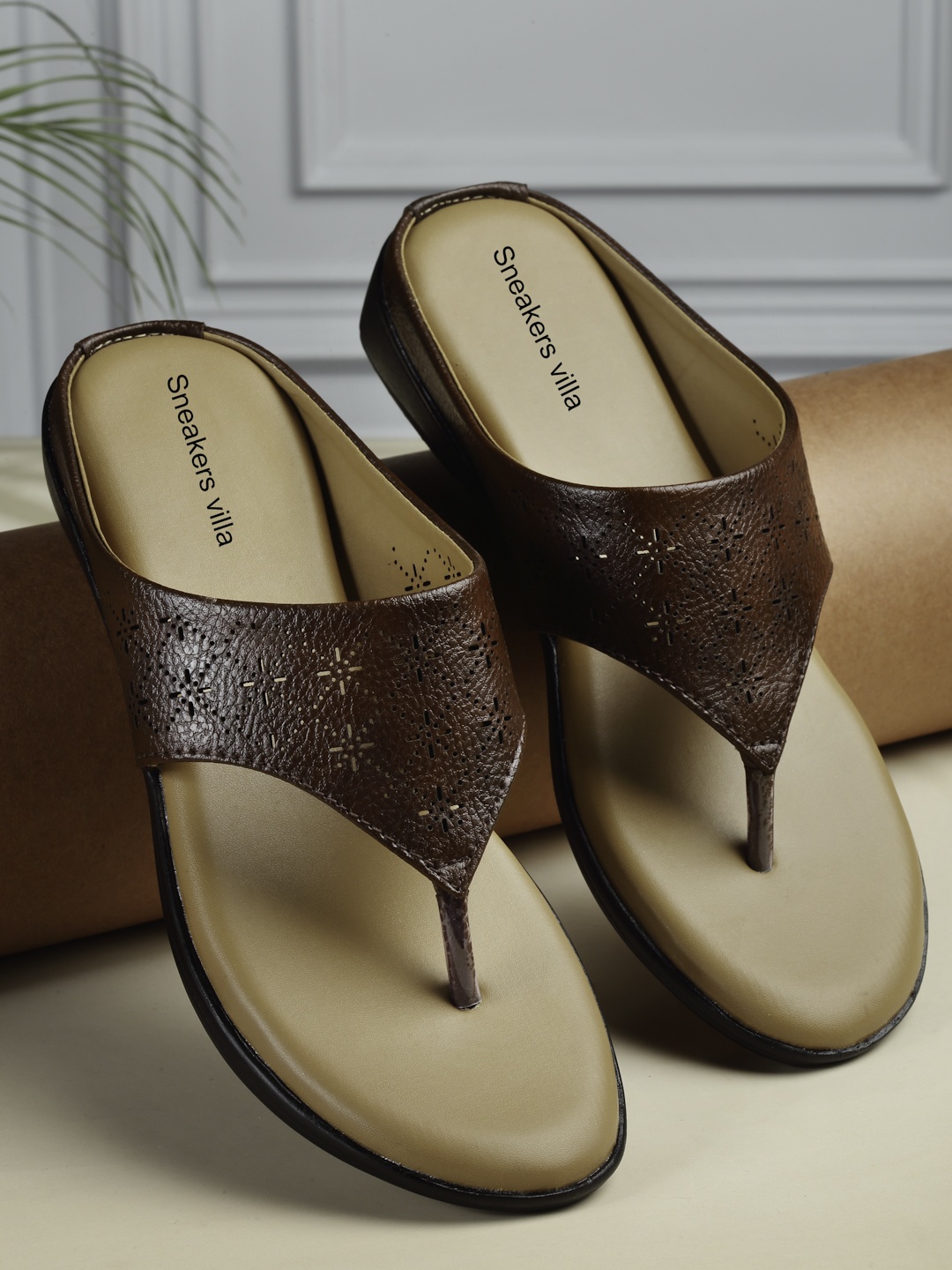 

sneakers villa Textured Leather Open Toe Flats, Brown