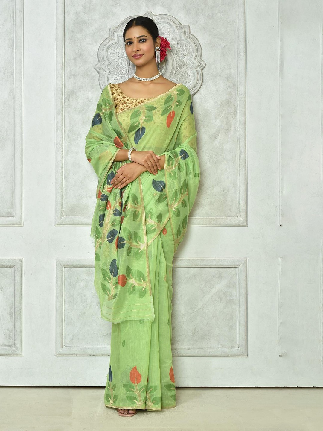 

GAJARAI Floral Woven Design Zari Saree, Green