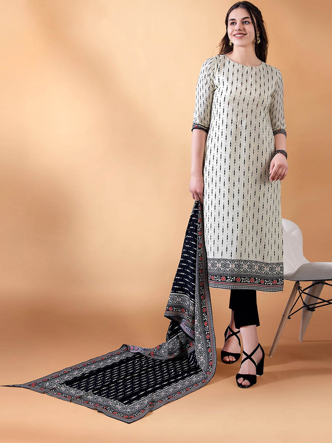 

ODETTE Ethnic Motifs Printed Regular Kurta with Trousers & Dupatta, White