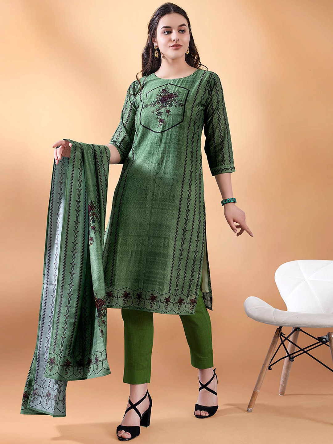 

ODETTE Floral Printed Regular Kurta with Trousers & Dupatta, Green