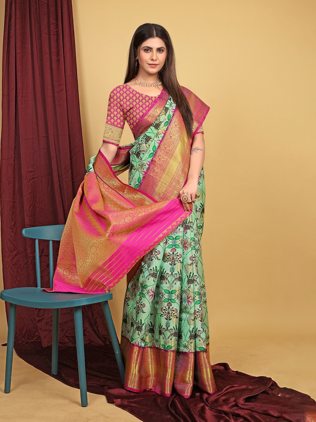 

AVANTIKA FASHION Floral Printed Zari Pure Silk Kanjeevaram Saree, Sea green