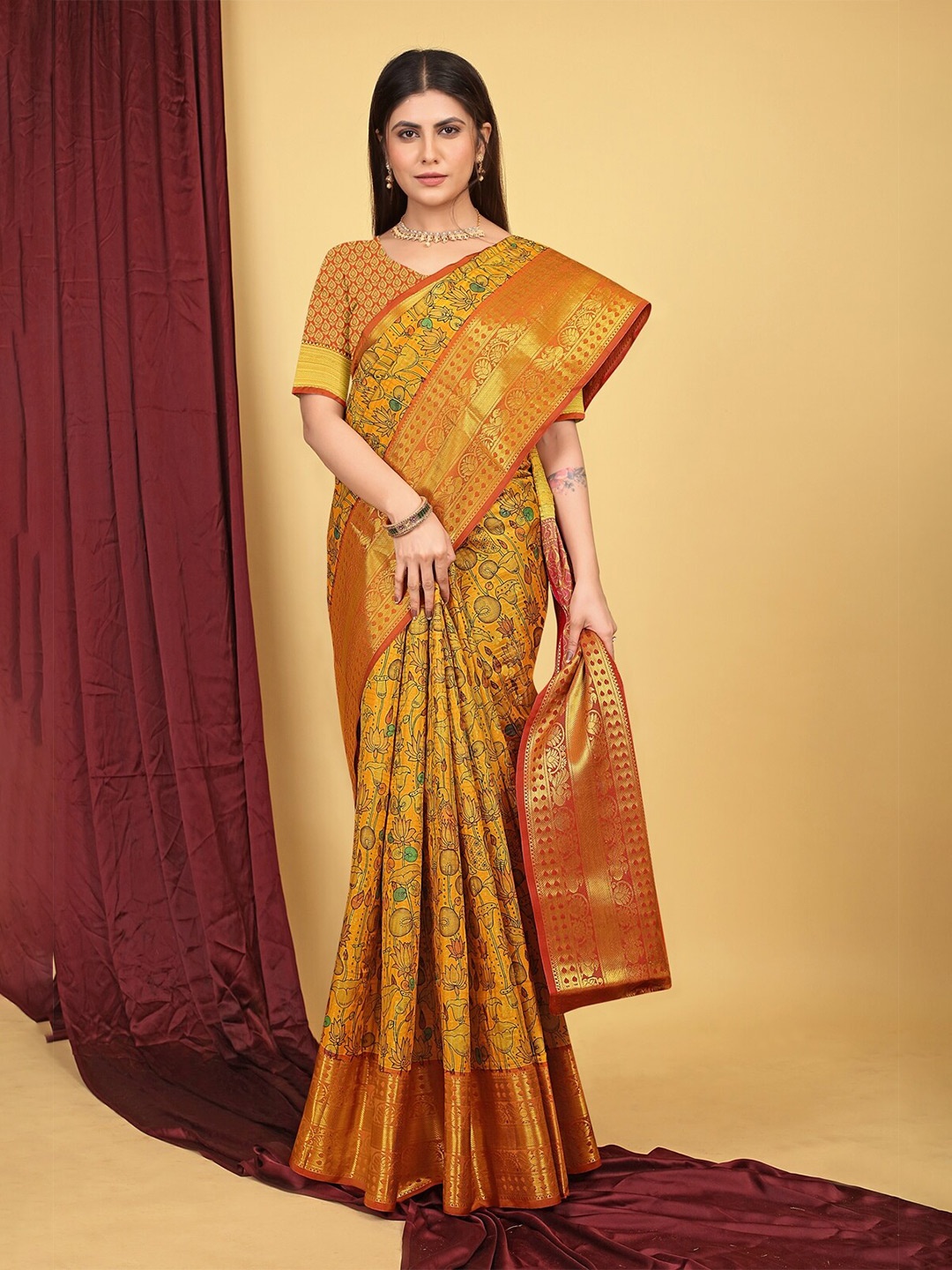 

AVANTIKA FASHION Floral Printed Zari Pure Silk Kanjeevaram Saree, Yellow
