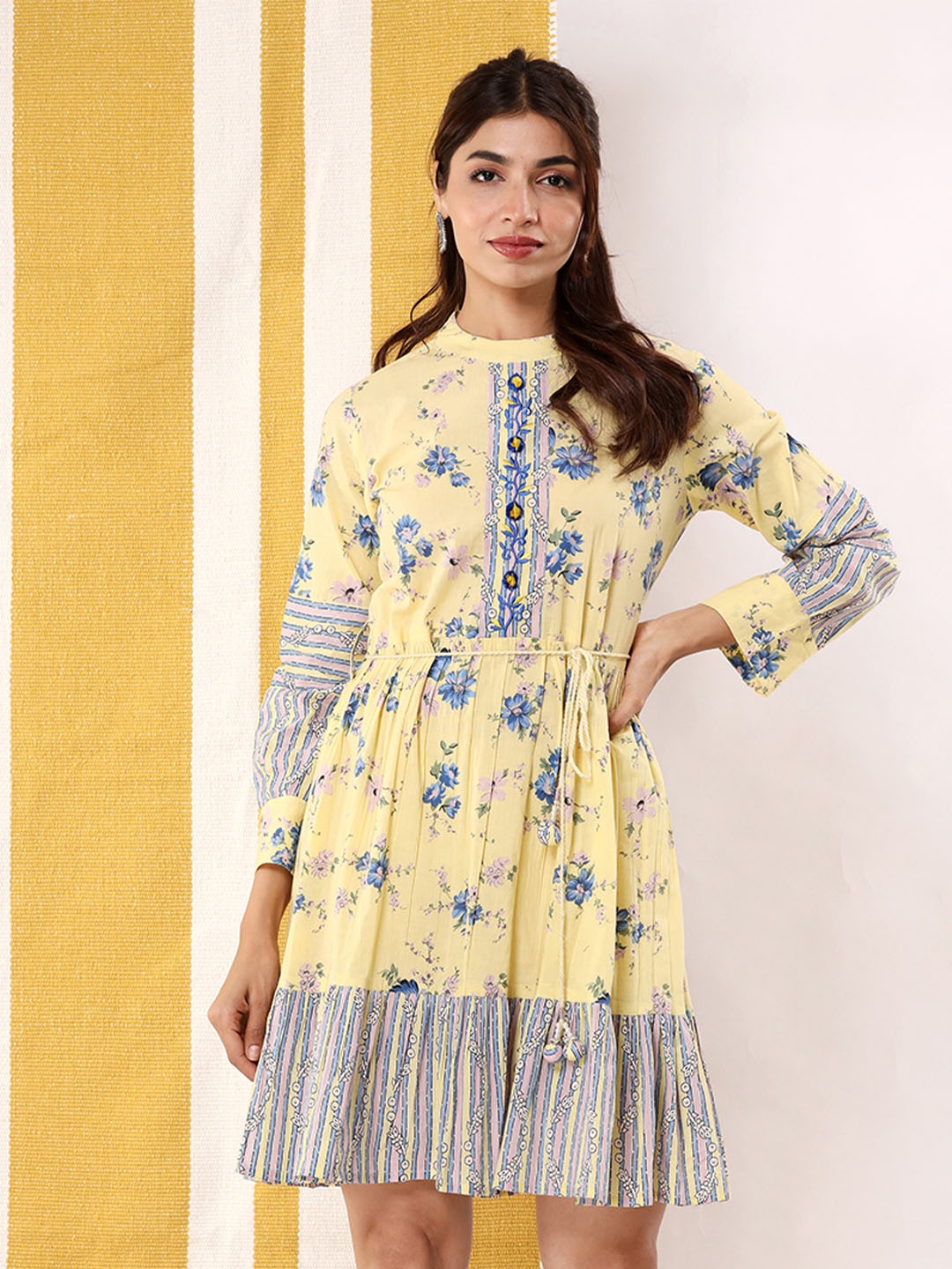 

Ittarr Floral Printed Tie-Up Cotton Fit & Flare Dress, Yellow