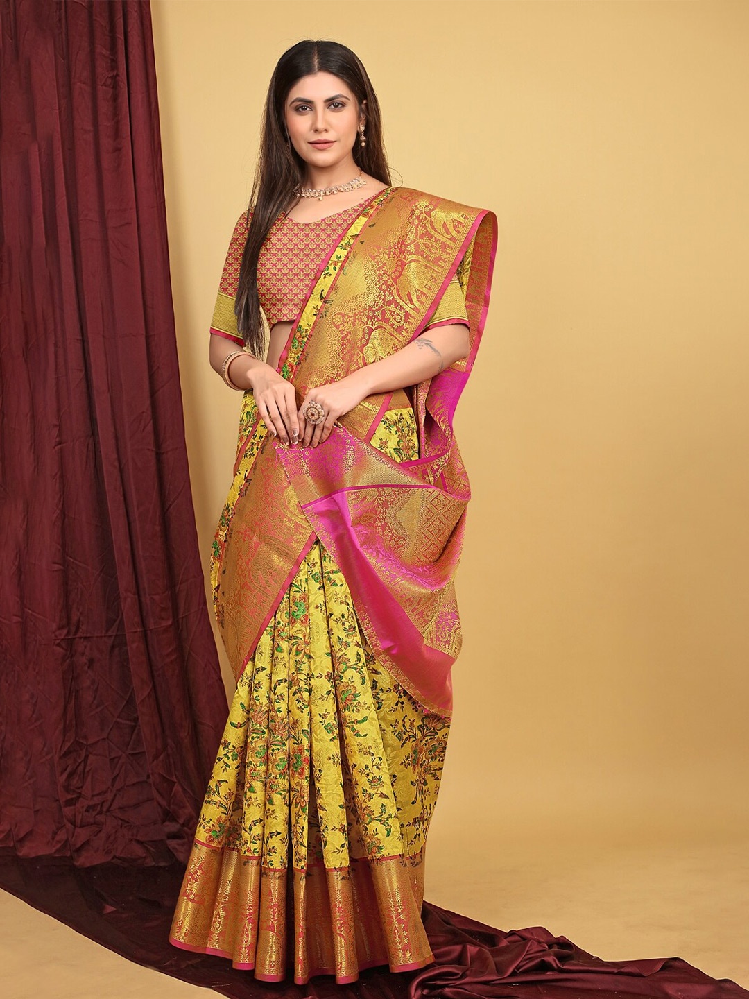 

AVANTIKA FASHION Floral Zari Pure Silk Kanjeevaram Saree, Yellow