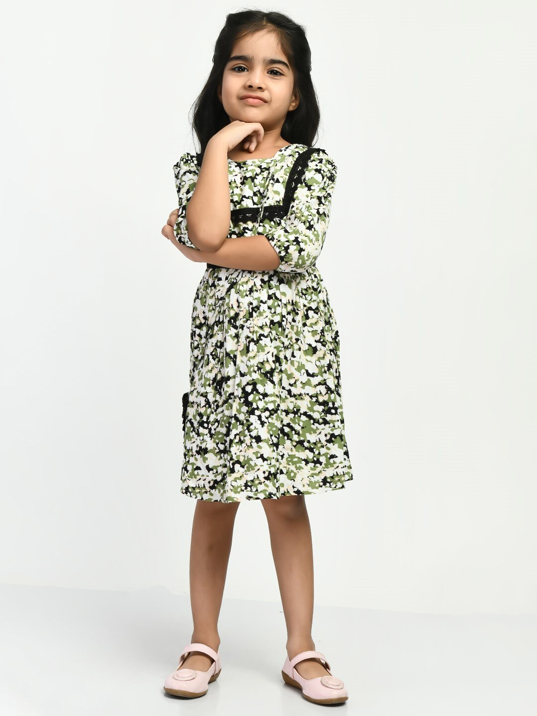 

Bella Moda Girls Floral Printed Puff Sleeves Pure Cotton Fit & Flare Dress, Green