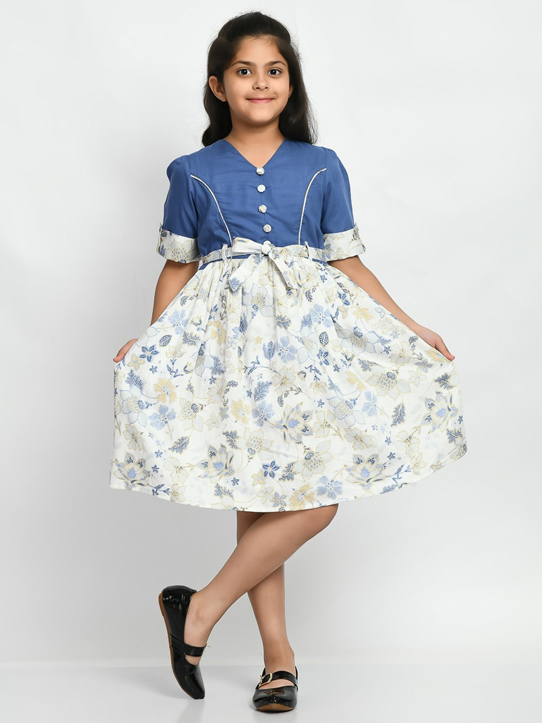 

Bella Moda Girls Floral Printed Roll-up Sleeves Pure Cotton Fit & Flare Dress, Blue