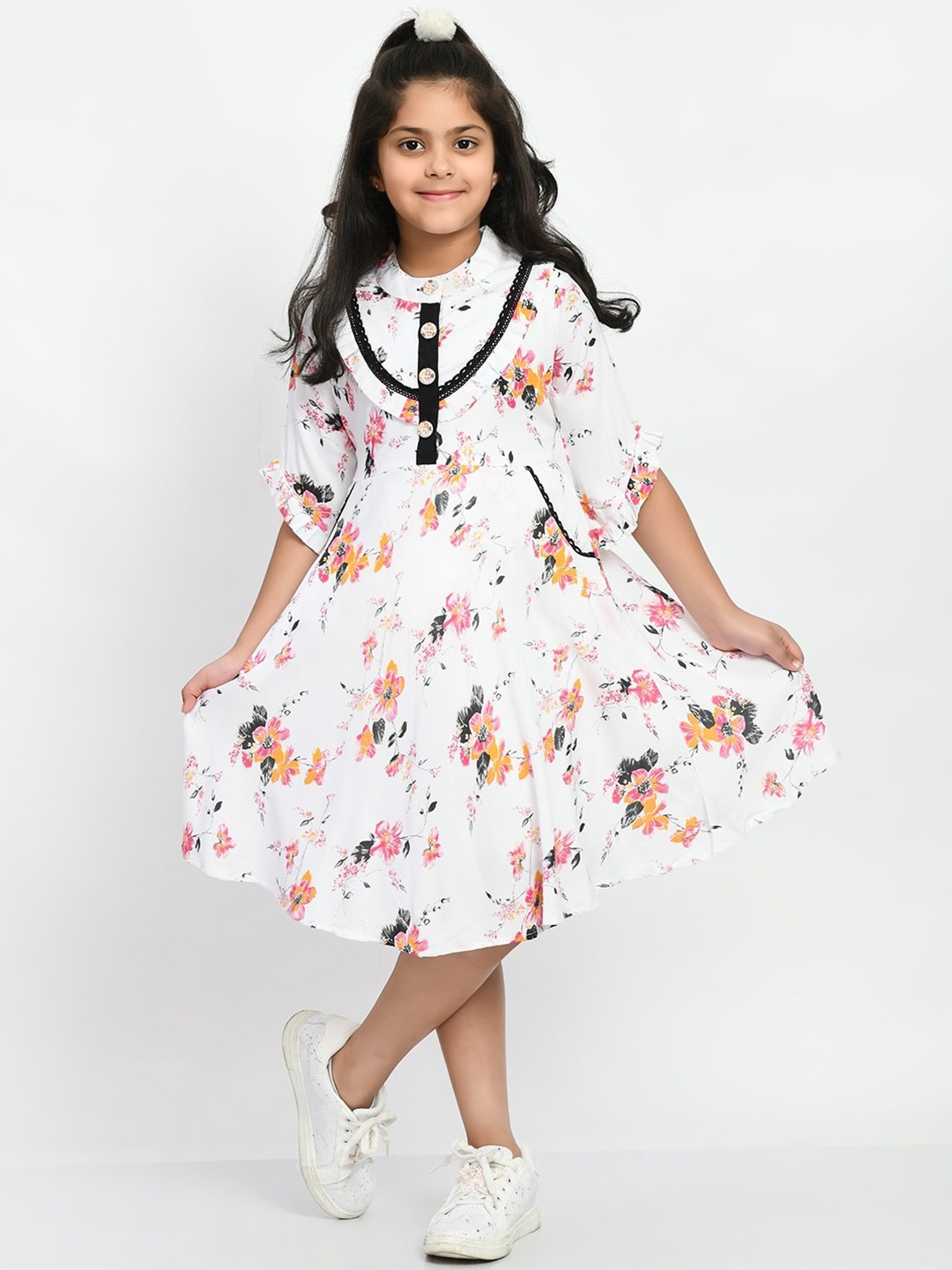 

Bella Moda Girls Floral Printed Pure Cotton Fit & Flare Midi Dress, White