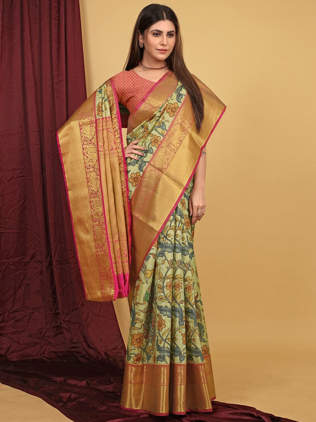 

AVANTIKA FASHION Floral Zari Pure Silk Kanjeevaram Saree, Green