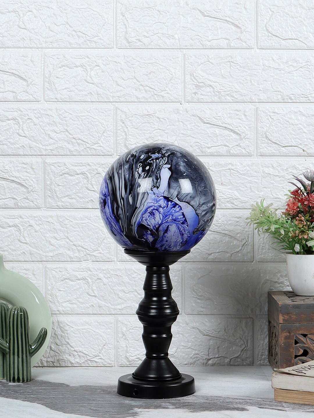 

MFD HOME FURNISHING Black Printed Spherical Table Lamp