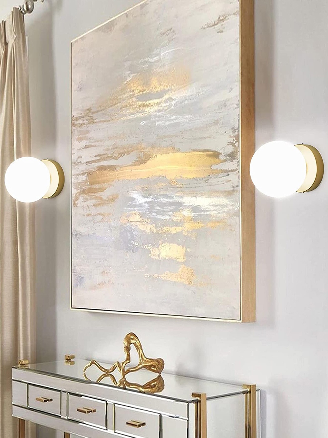 

MFD HOME FURNISHING White & Yellow Colourblocked Wall Lamp