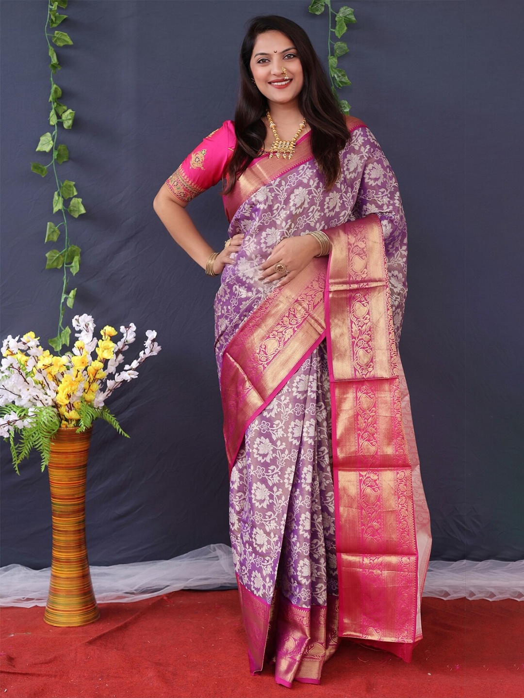 

AVANTIKA FASHION Woven Design Zari Pure Silk Kanjeevaram Saree, Purple