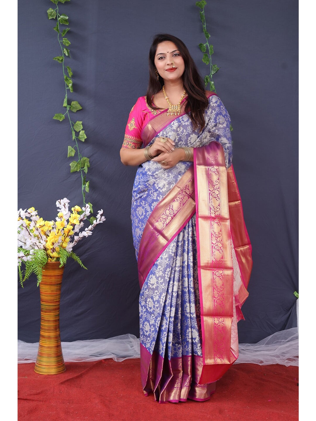 

AVANTIKA FASHION Woven Design Zari Pure Silk Kanjeevaram Saree, Blue